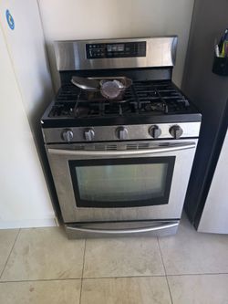 Gas stove