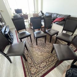 Dining Table With Six Chairs In Great Condition 