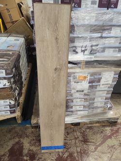 Home Decorators Collection
Virgil Island Oak 12 mm T x 8 in. W Waterproof Laminate Wood Flooring (15.9 sqft/case)