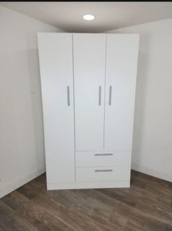 COMPACT WARDROBE // ARMARIO COMPACTO
