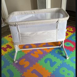 Bassinet Like New  - Cream Color