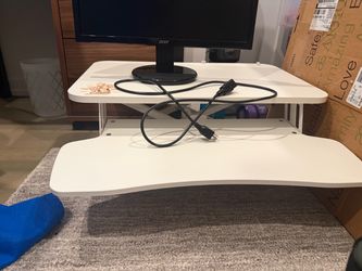 Adjustable desk