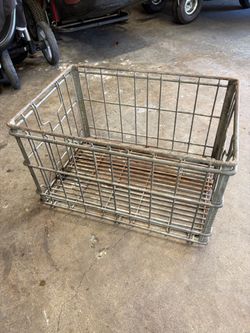 Vintage 8 Gal. Milk Crate