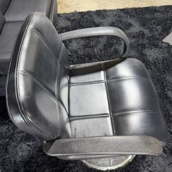 Leather Barber’s Chair (no damage)