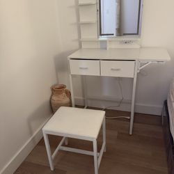 Vanity Desk With mirror And Light