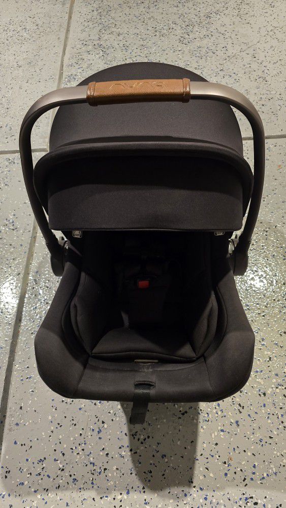 Nuna PIPA Lite Infant Car Seat + FREE Graco Snugride Carseat