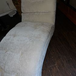 Super Comfortable Lounge Chair