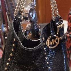 2  Michael  Kors  Handbags