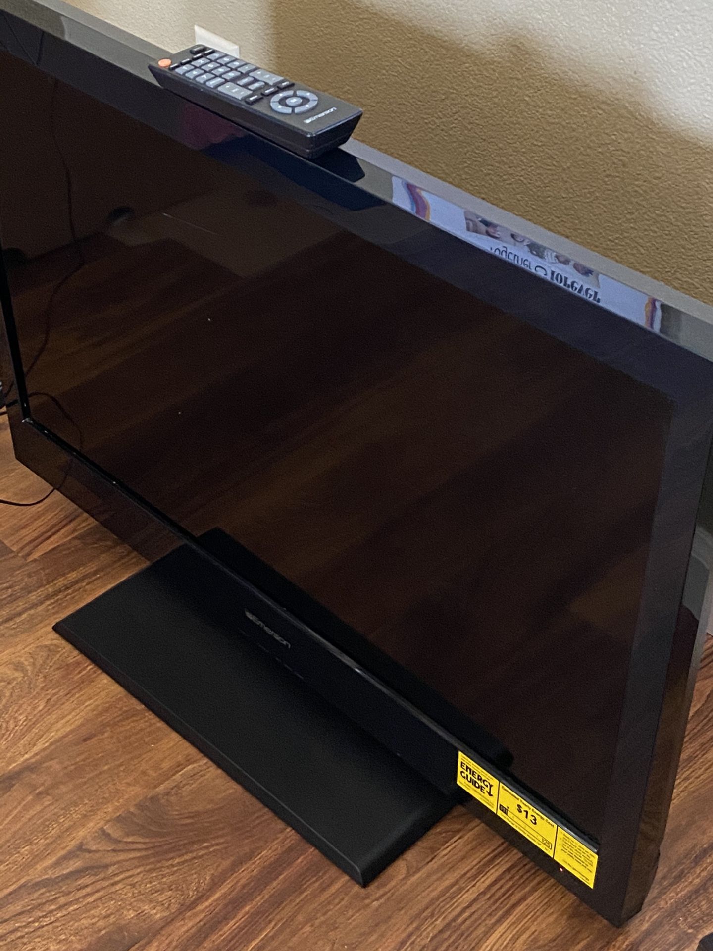 2 Led tv 32 inch emerson