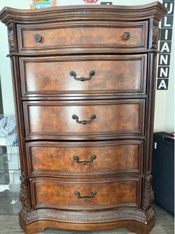Dresser