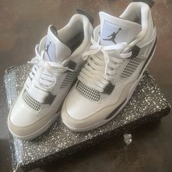 Jordan 4s Red Thunder And Military Black 4s