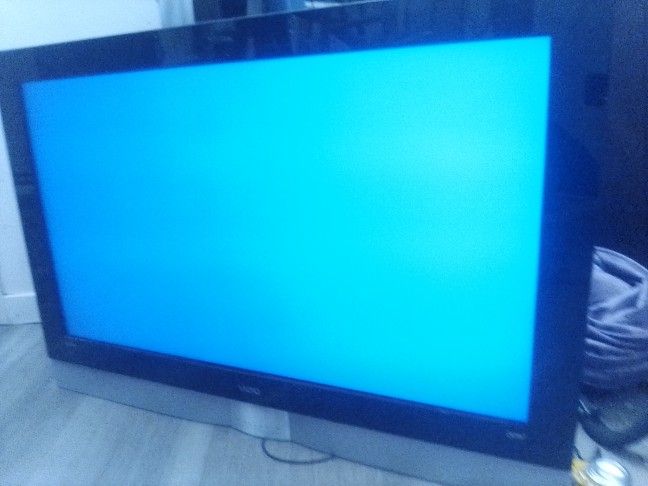 Vizio 50-inch TV 100$