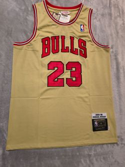 Michael Jordan cream Bulls jersey size L