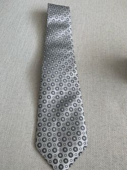 100%  Silk  Silver Grey Geometric Abstract Designer  Men's Tie