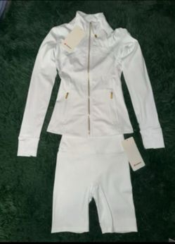 “Lululemon” White/Gold set