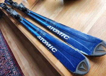 Atomic Beta Carv 9-18 Shaped Skis 180cm Atomic Device 412 Bindings. Nice shape