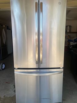 Refrigerator 33”