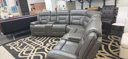 New recliner sectional couch / free delivery