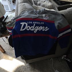 LA DODGERS Sweatshirt! New With Tag
