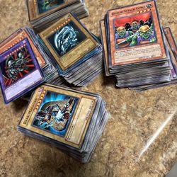 Huge Vintage Yu-gi-oh Card Collection That Features Many Rare Cards 550+ Cards
