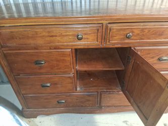 Dresser