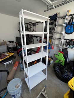 Kids room shelves