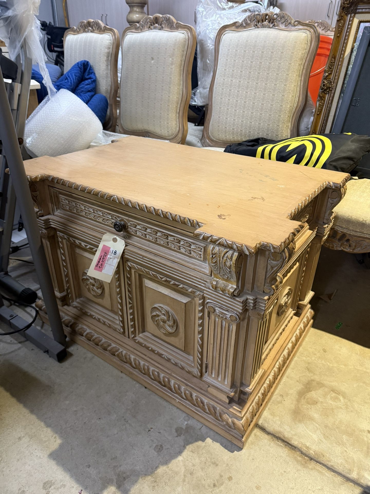 Kreiss Collection Wooden Furniture