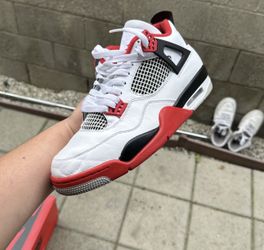 Jordan Retro 4 fire red