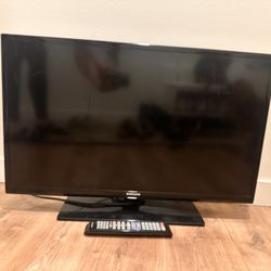 Samsung 32” TV w/ remote