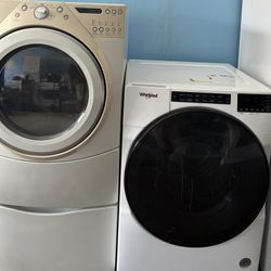 Whirlpool Heavy Duty Washer & Gas Dryer 
