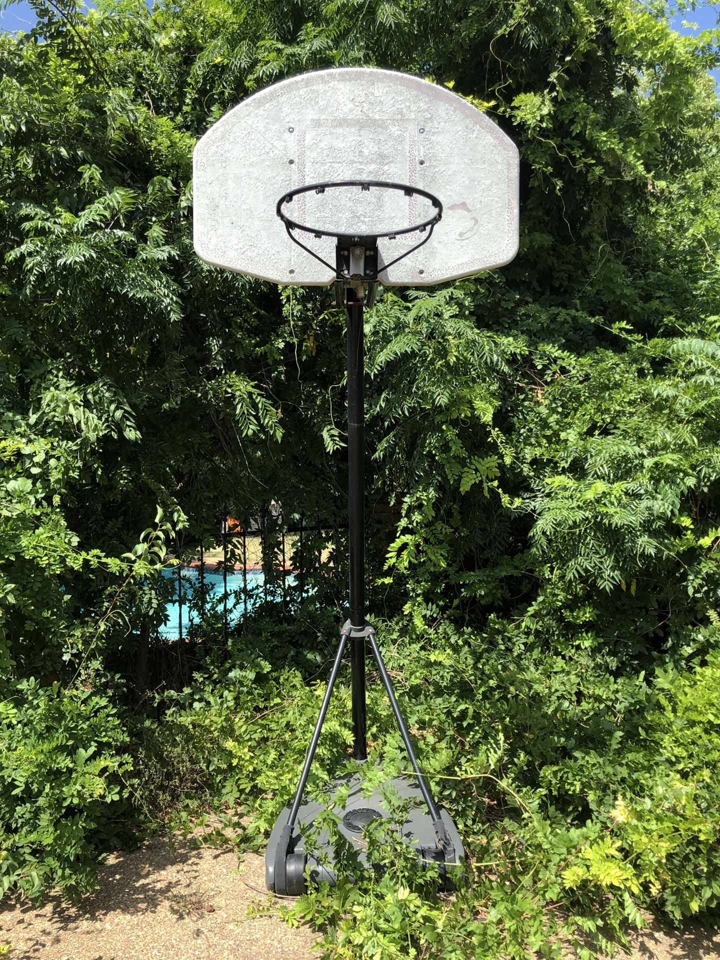 Center Court Huffy Sport Portable Basketball Hoop Over 10 Feet Tall