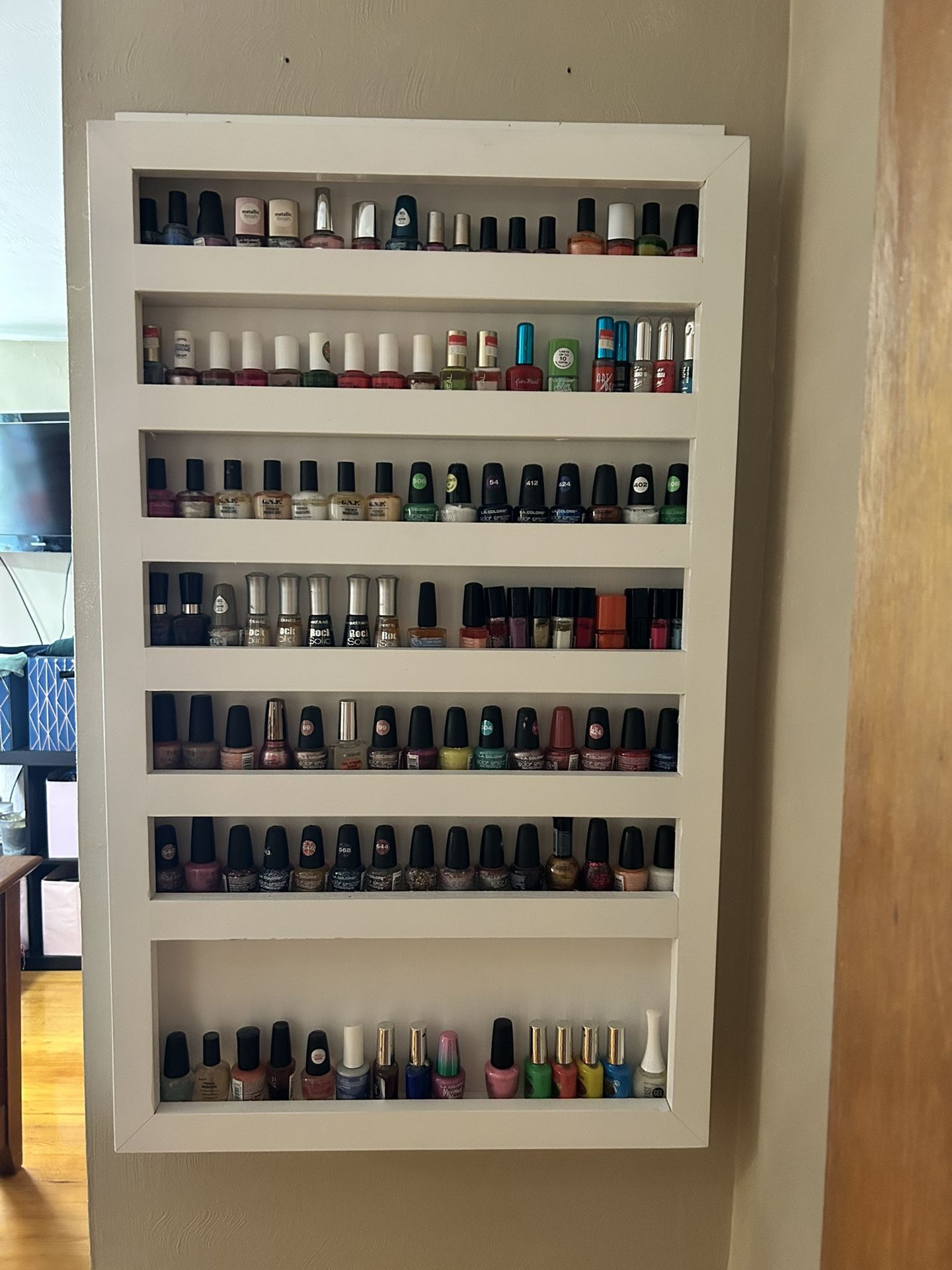 Nail Polish Rack With Nail polish
