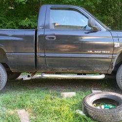 Dodge Ram 1500 318 5 Speed