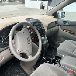 2005 Toyota Sienna