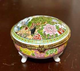 VINTAGE 1960’s VANITY TRINKET BOX