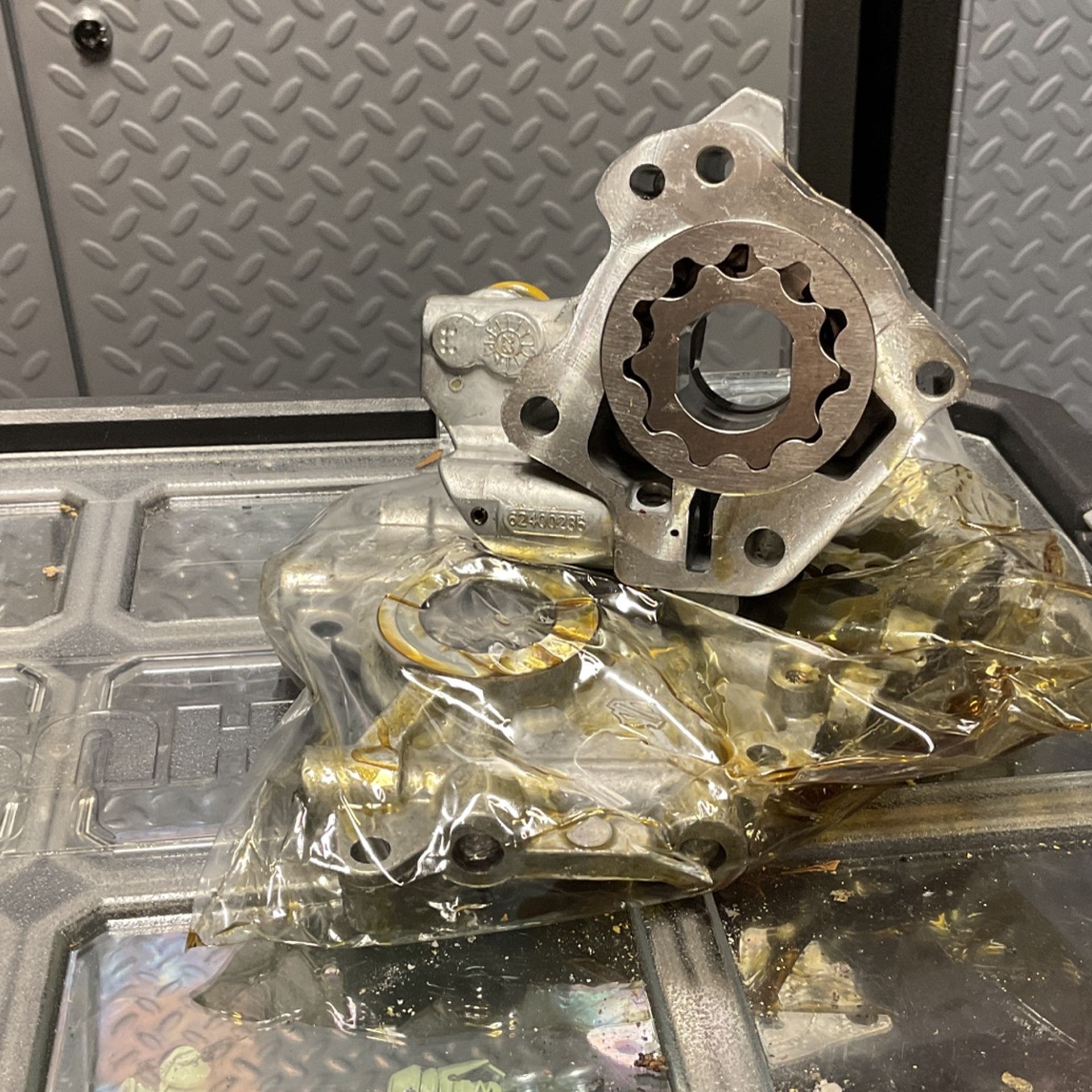 17-2025 Oil Pump HD 114
