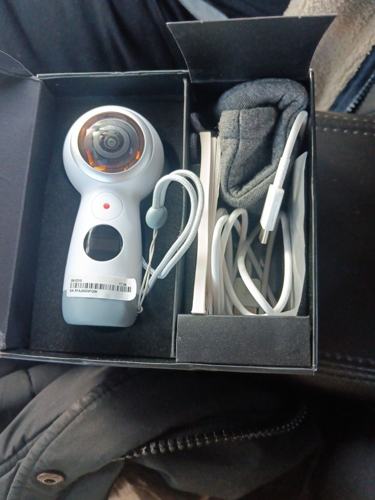 Gear 360 Camera