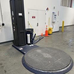 Lantech Q300 Stretch Wrapper (2021) – Excellent Condition – Ready to Work