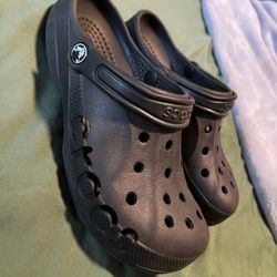 Black Crocs 
