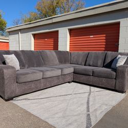 WAYFAIR CHARCOAL GRAY SECTIONAL SOFA* (Free Delivery Within 25 Miles!)