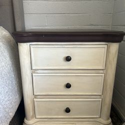 Bedroom Set 2 Nightstands And Chest $250 OBO Moving Sale