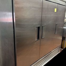 True Freezer / Refrigerator 3 Doors ( Commercial)