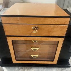 150 + Cigar Humidor 