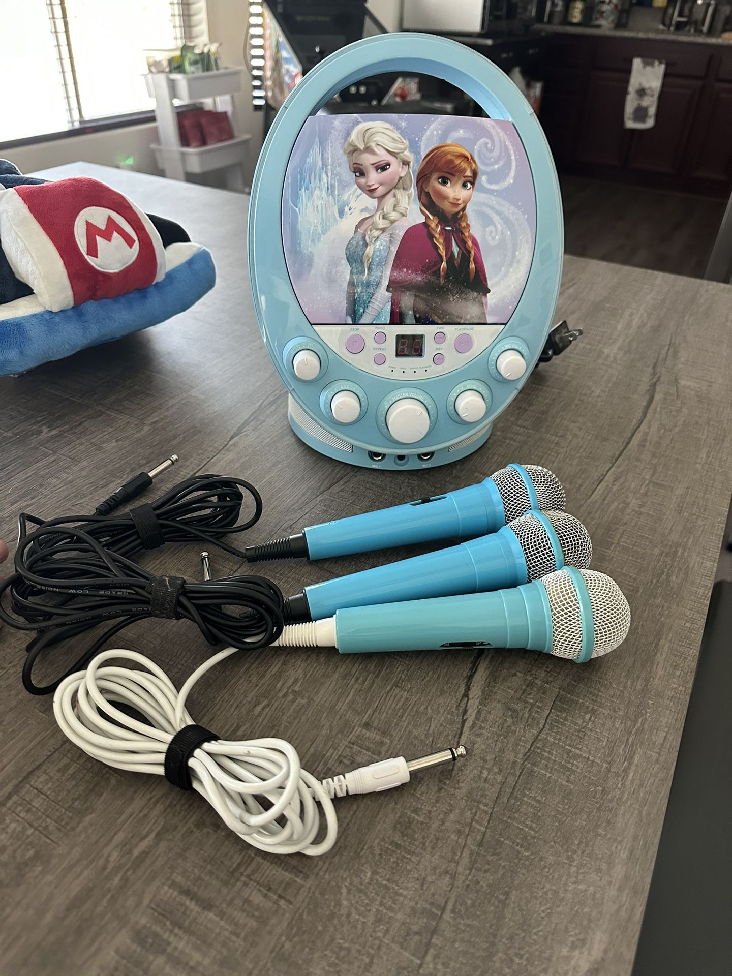 Frozen Karaoke Machine With 3 Mics
