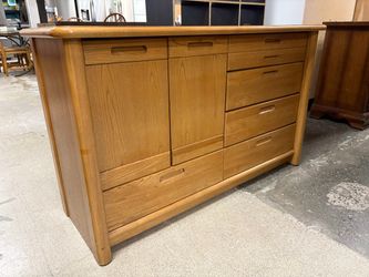 THOMASVILLE Blonde Credenza w/ Carved Handles