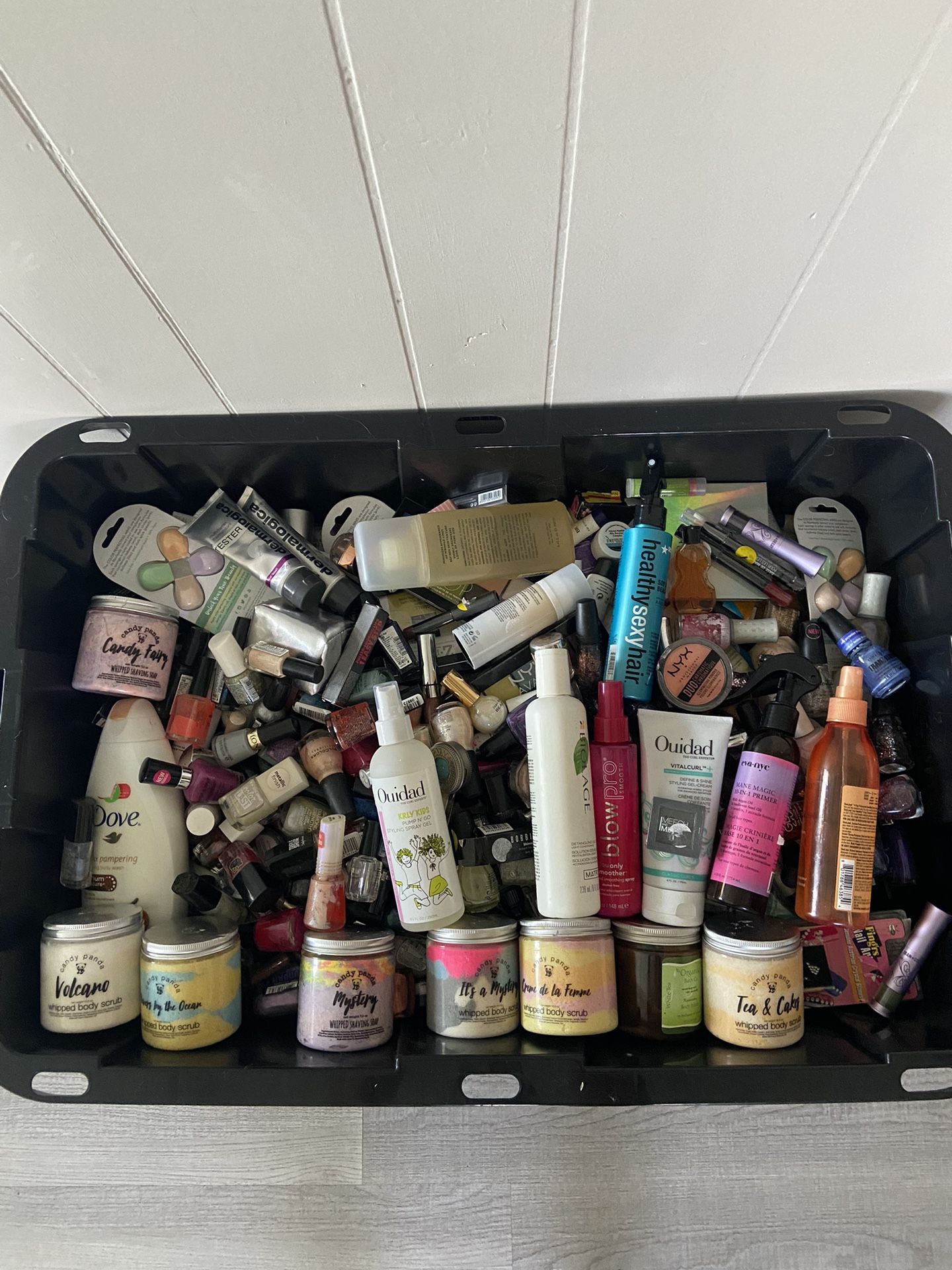 huge lot of Makeup Nail Polish Shampoo over 300 Pieces