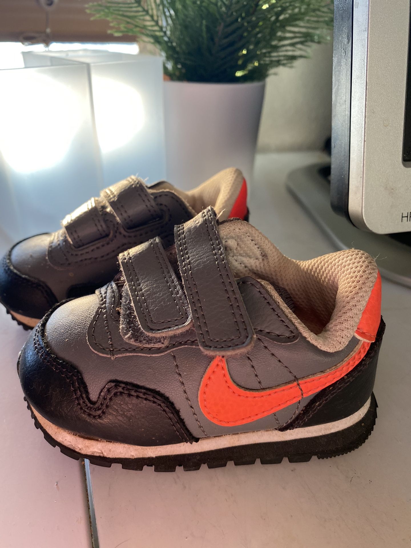 Nike Newborn- Size 3