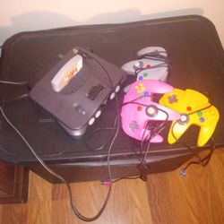 Nintendo 64 With Mario Party And 3 Controllers Avi Cord And Power Cord 