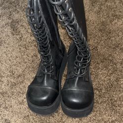 Demonia men’s Size 7 Lace Up Boots
