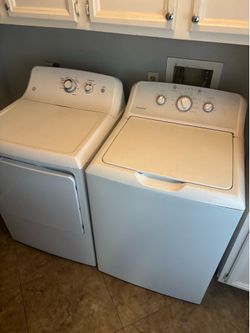 LG / GE Washer & Dryer Set – $350